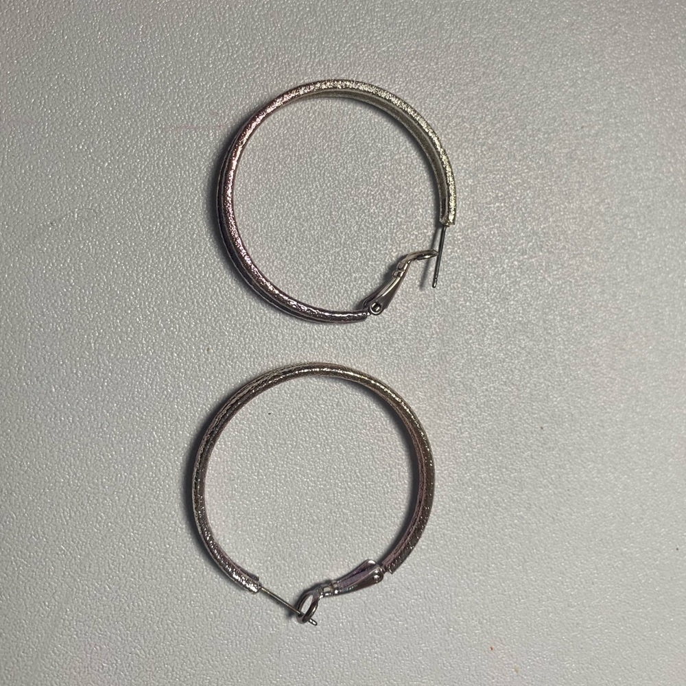 Hoop earrings - Picture 8 of 12